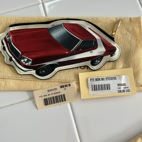 Louis Vuitton Ltd. Ed. Stickers coin purse - Picture 1 of 13